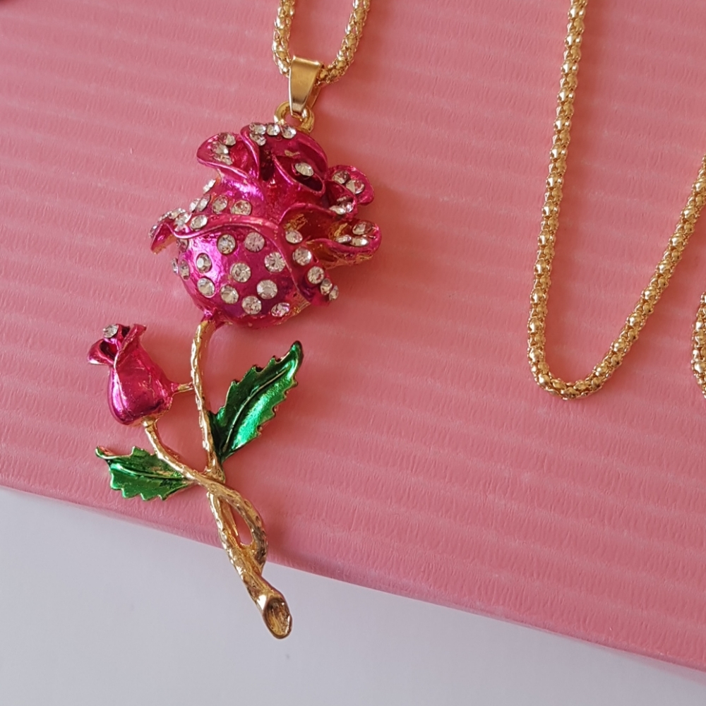 Betsey Johnson Style Necklace Rose with Crystal Pendant Chain